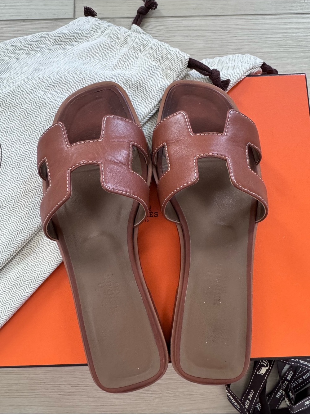 Hermes Oran Leather Sandals Gold sz 34.5 - Picture 3 of 8